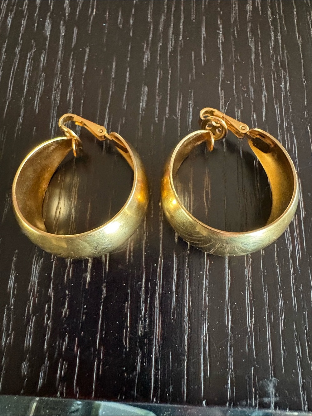 Crown Trifari Vintage Gold-Tone Chunky Hoop Clip On Earrings -